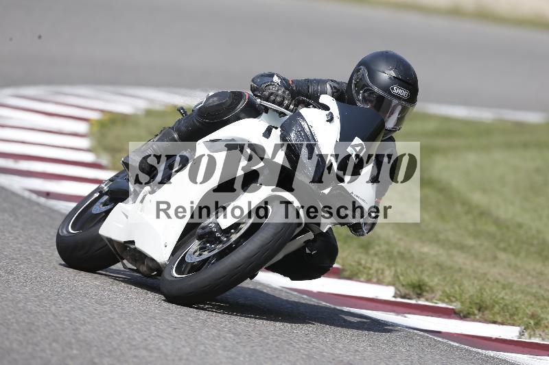 /Archiv-2025/49 26.08.2025 Cornu Master School ADR/gruen-vert/4